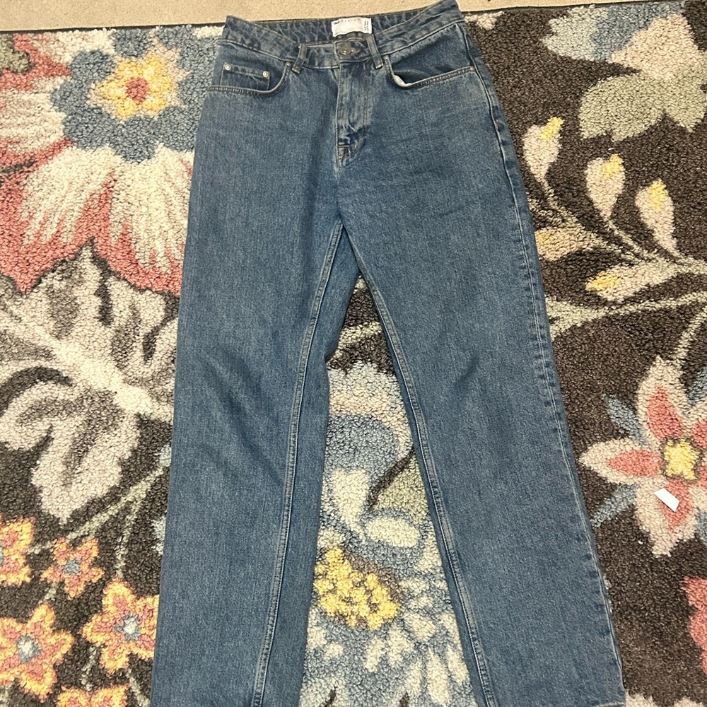 ASOS size 2 medium wash straight cut mid rise jeans a